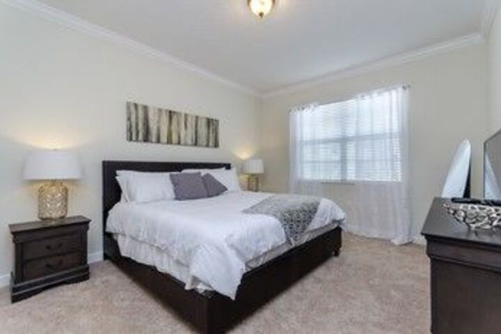 Room 11 of 27