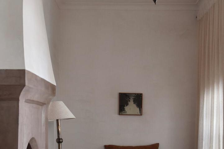 Room 53 of 95