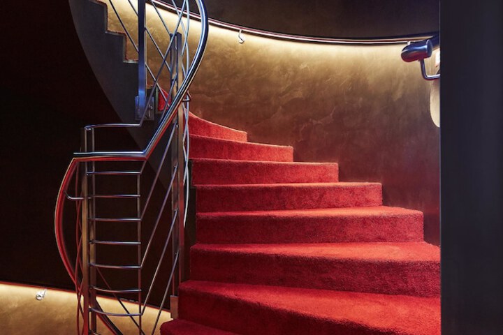 Entrance & Lobby