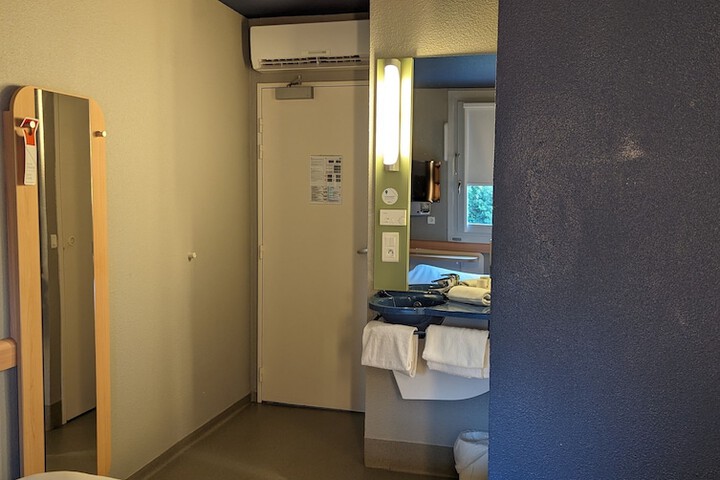 Room 18 of 39