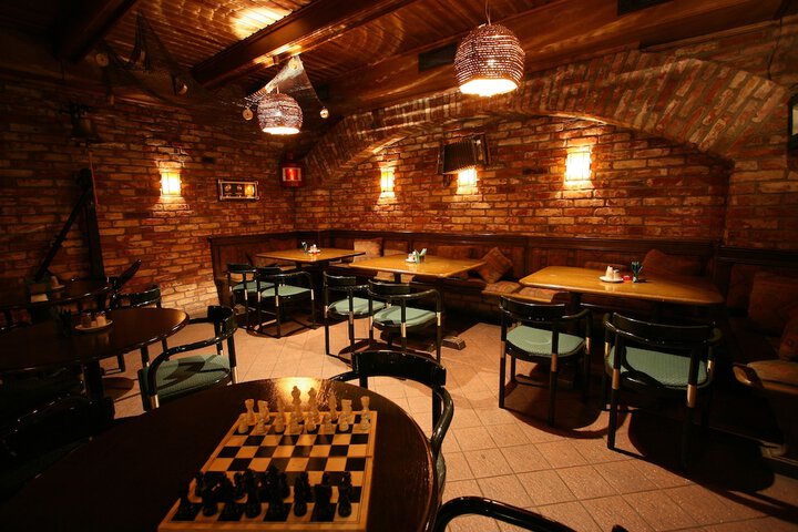 Lounge 50 of 66