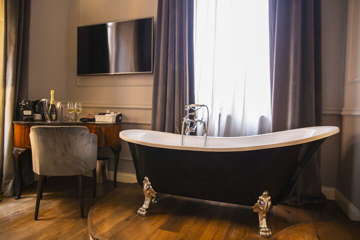 Room 12 of 41