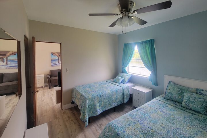 Room 4 of 16
