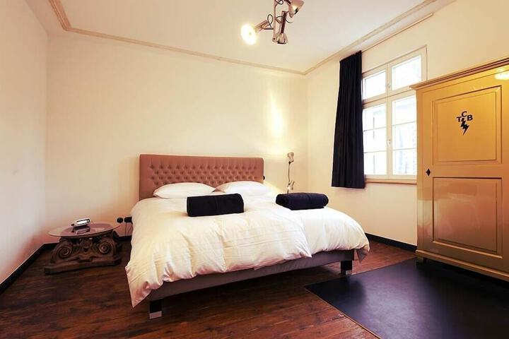 Room 15 of 79