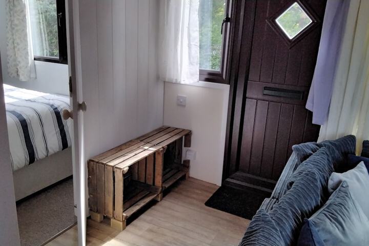 Room 4 of 27