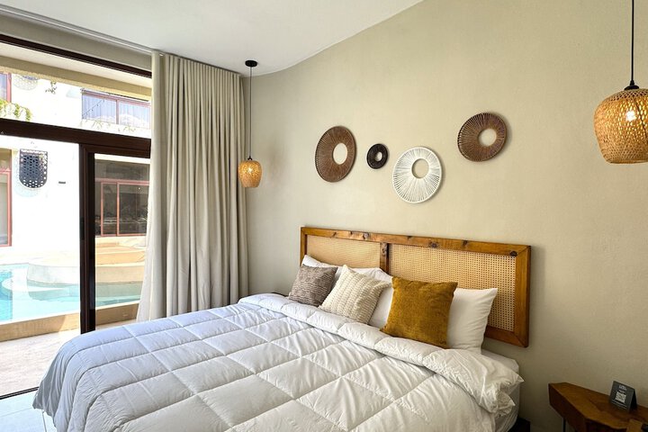 Room 10 of 27