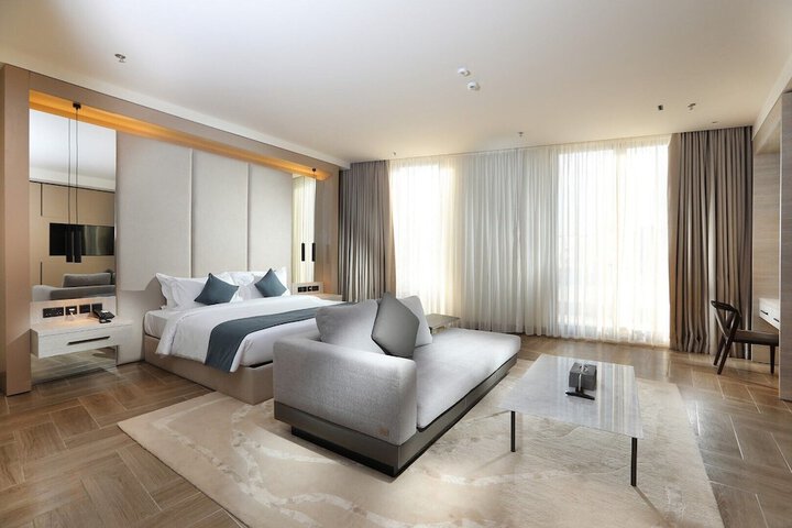 Room 6 of 44