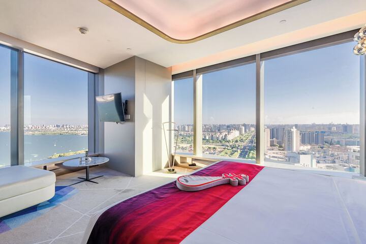 Room 64 of 168
