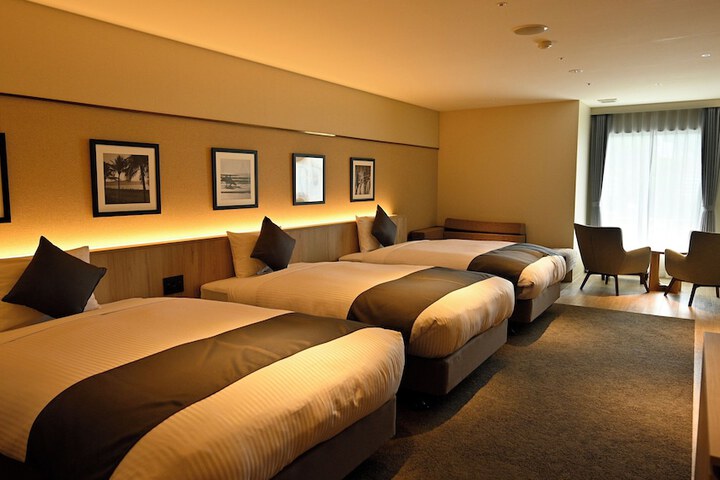 Room 6 of 99
