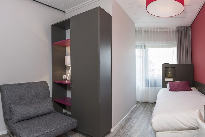 Room 13 of 63