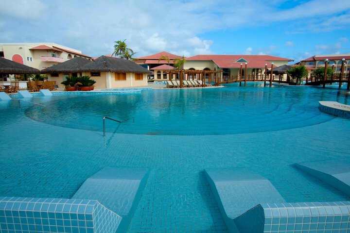 Hotel Pool