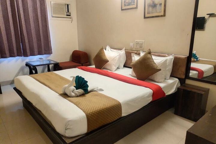 Room 6 of 31