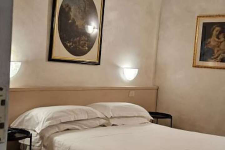 Room 37 of 127