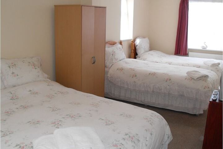 Room 8 of 12