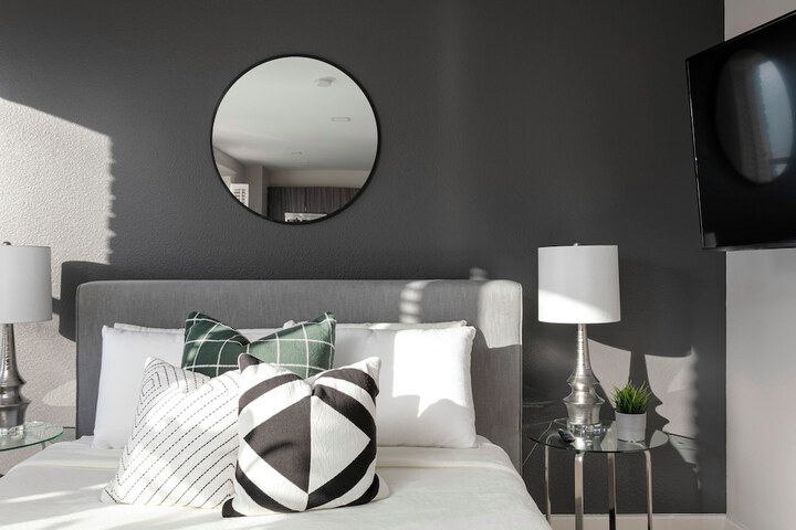 Room 20 of 200