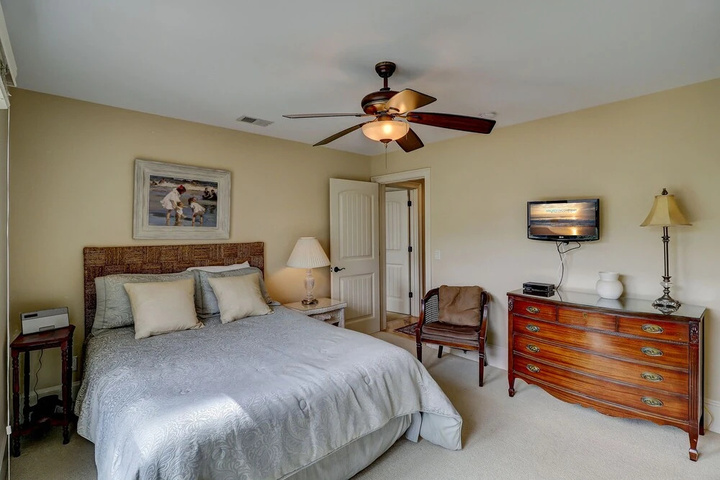Room 2 of 20