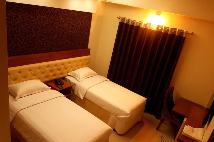 Room 7 of 20