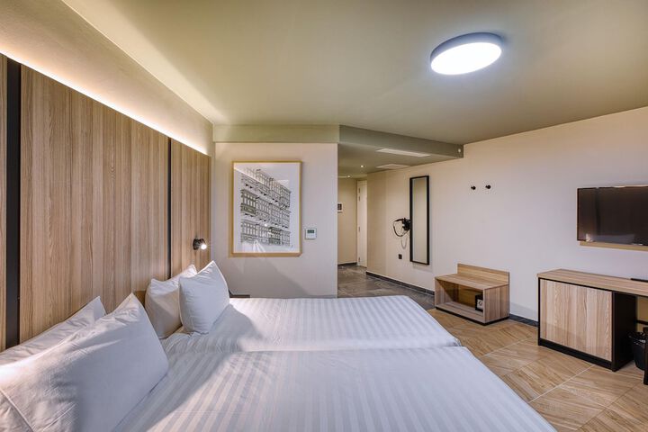 Room 18 of 59