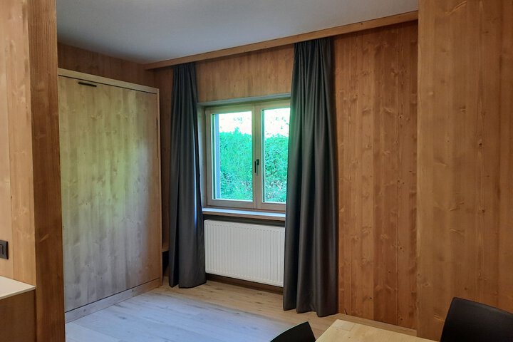 Room 3 of 38