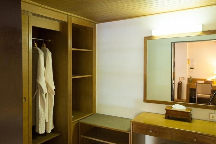 Room 20 of 71