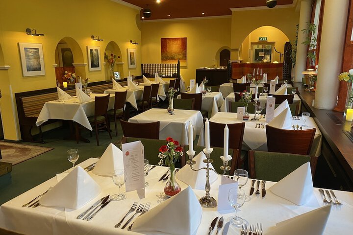 Dining 16 of 34