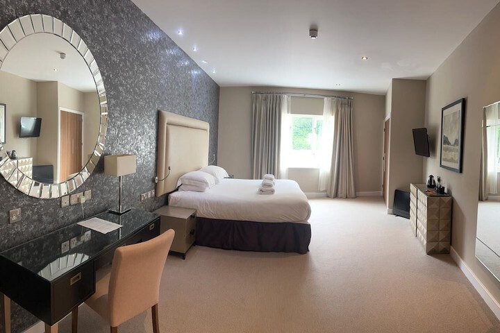 Room 15 of 38