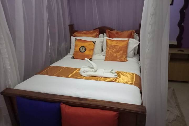 Room 6 of 43