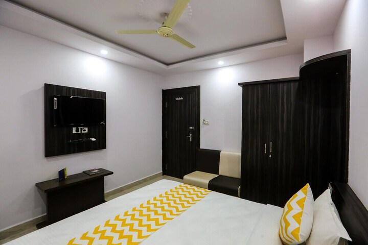 Room 7 of 30