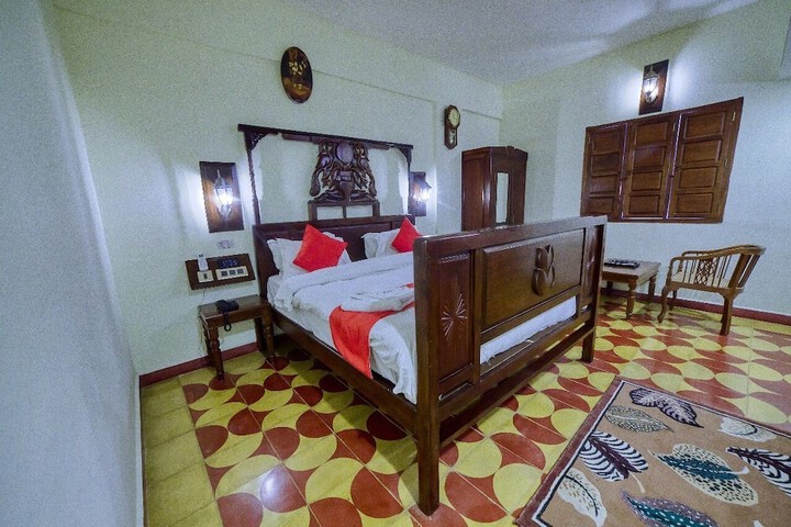 Room 6 of 10