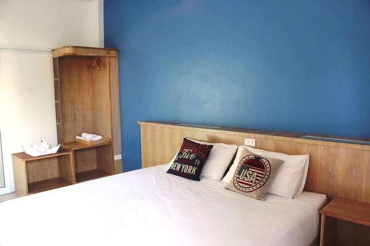 Room 21 of 42