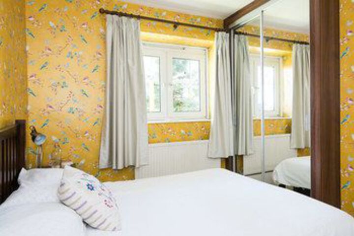 Room 10 of 27