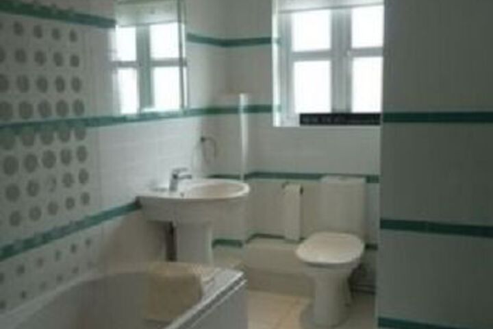 Room 5 of 12
