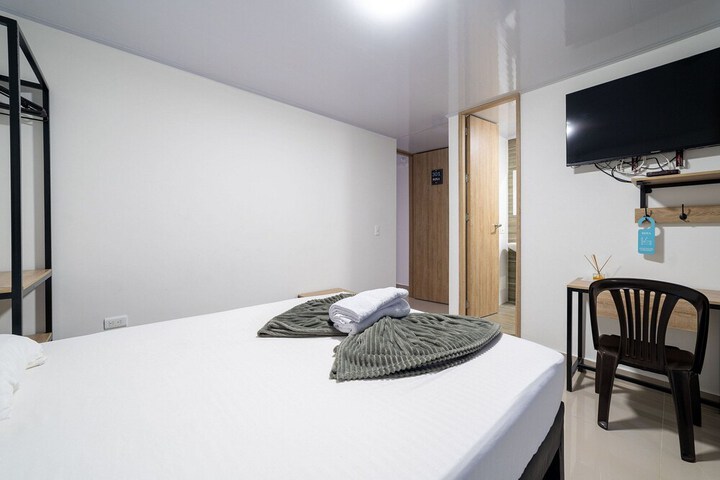 Room 44 of 122
