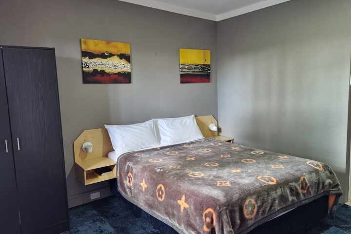 Room 4 of 21