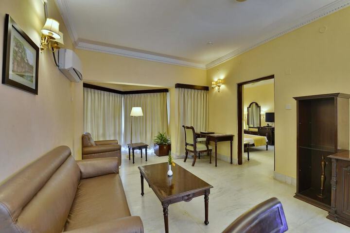 Room 10 of 25