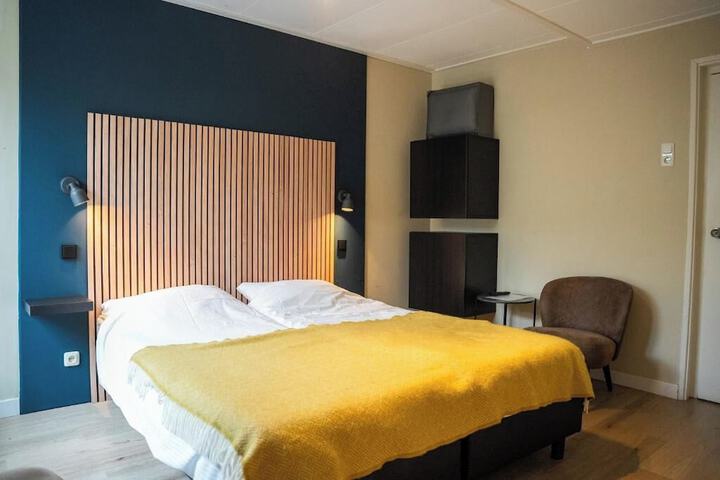 Room 3 of 50