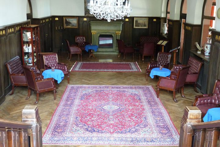 Entrance & Lobby