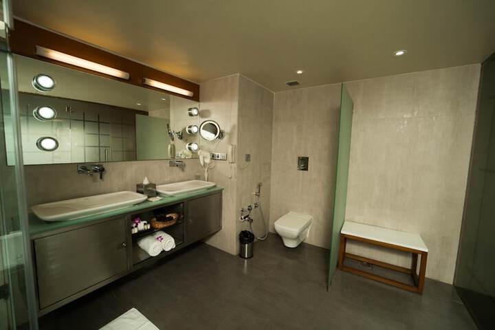 Room 29 of 47