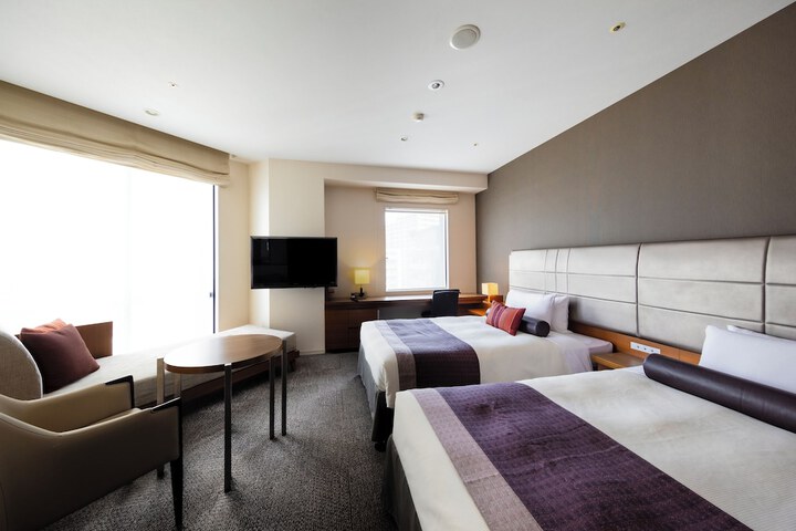 Room 27 of 62