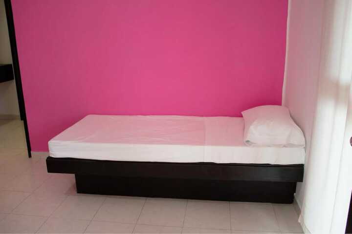 Room 9 of 70