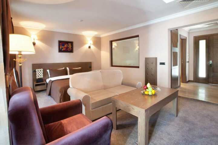 Room 8 of 41