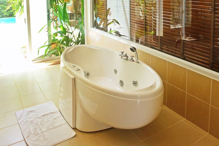 Room 28 of 92