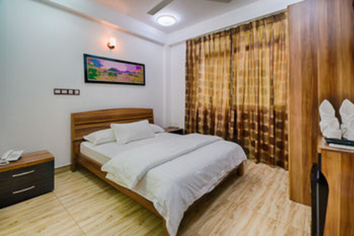 Room 7 of 19