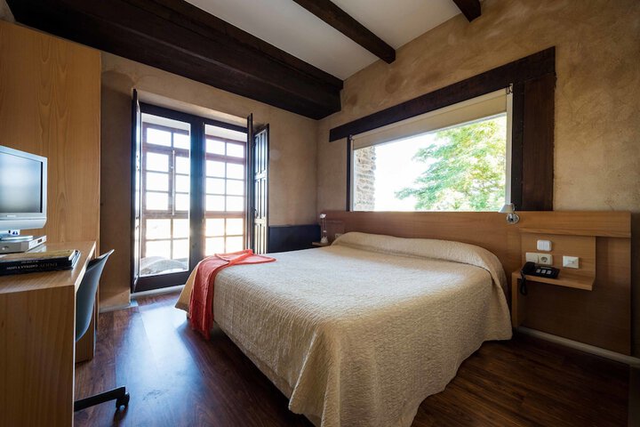 Room 8 of 40