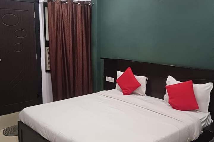 Room 16 of 32