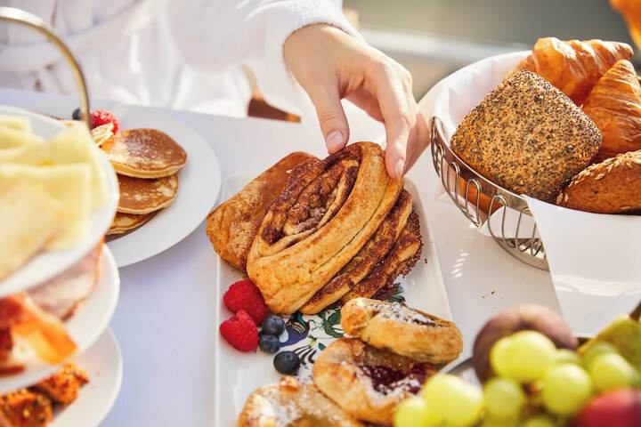 Breakfast/Coffee Service 116 of 154
