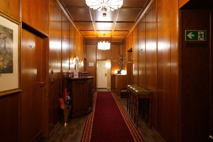 Ballroom/Hall 59 of 69