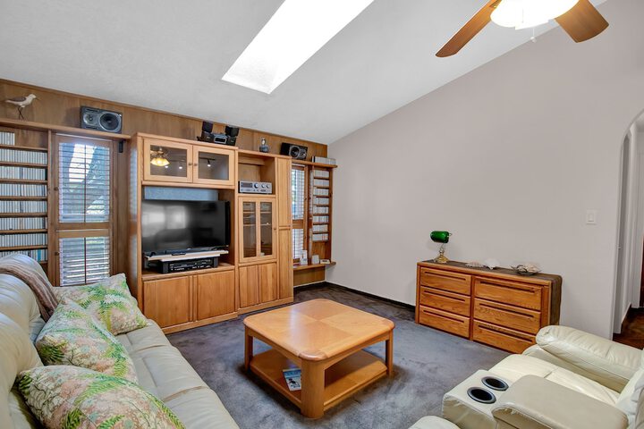 Room 15 of 48
