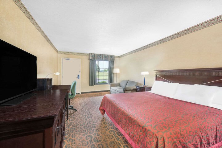 1 King Bed (8 of 11)
