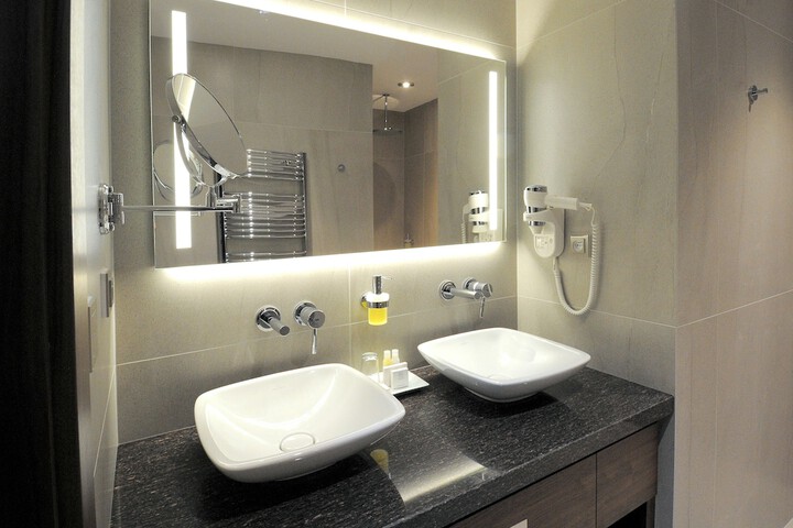 Room 30 of 52